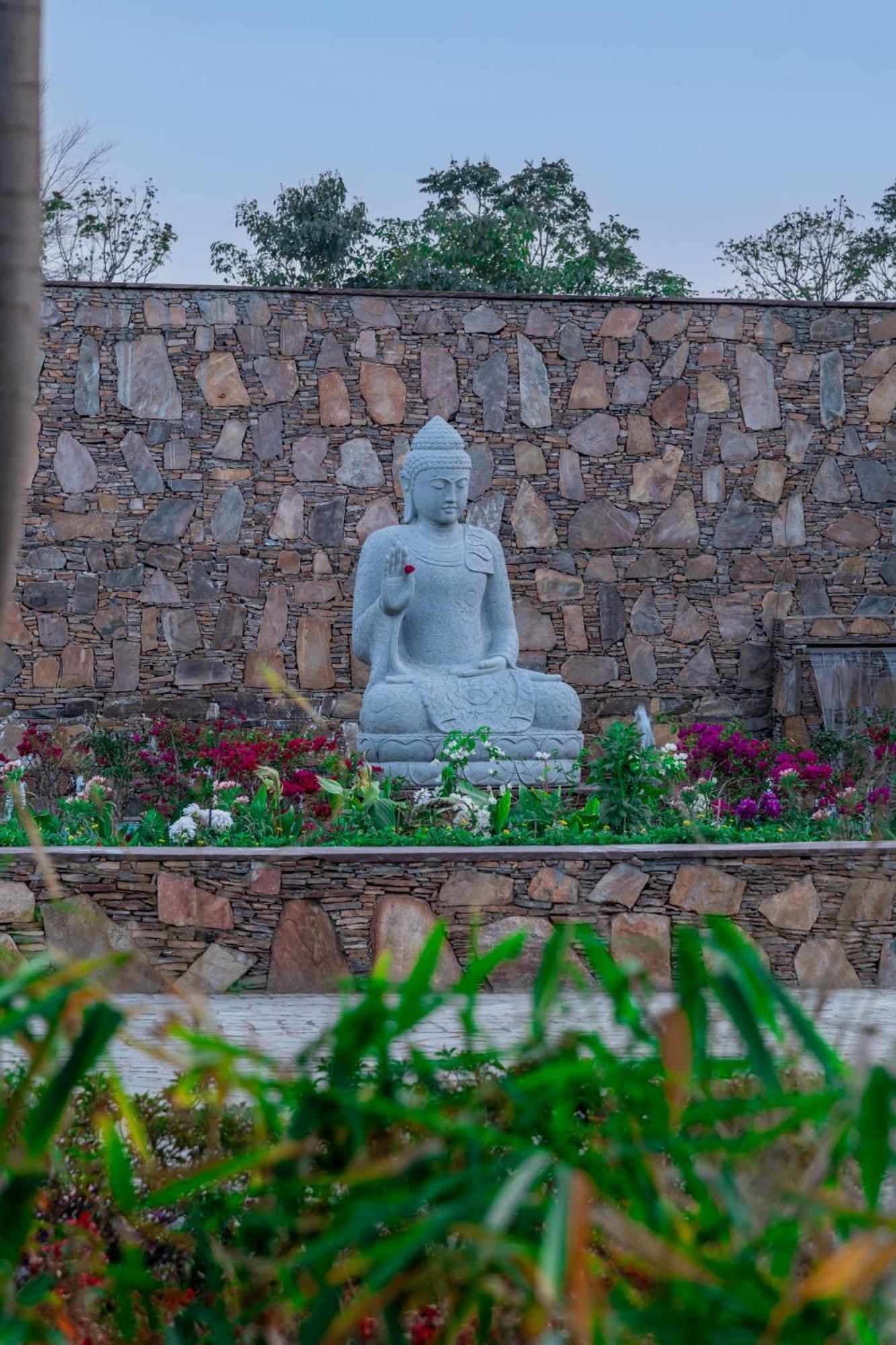 Ananta Spa & Resort Jaipur Luaran gambar