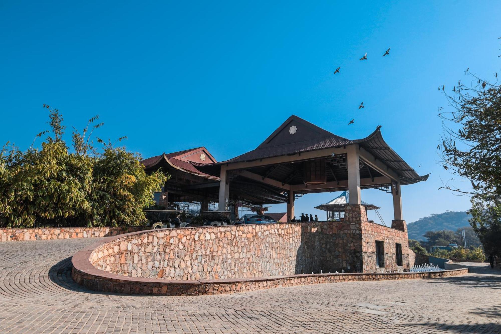 Ananta Spa & Resort Jaipur Luaran gambar